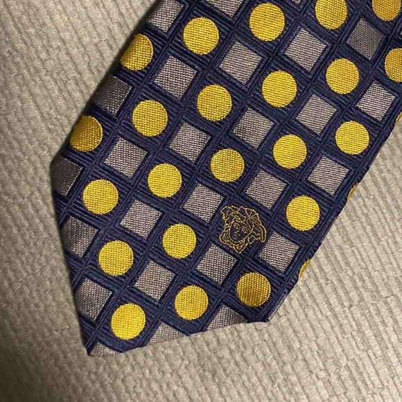 Stunning vintage Versace - Picture 2 of 5